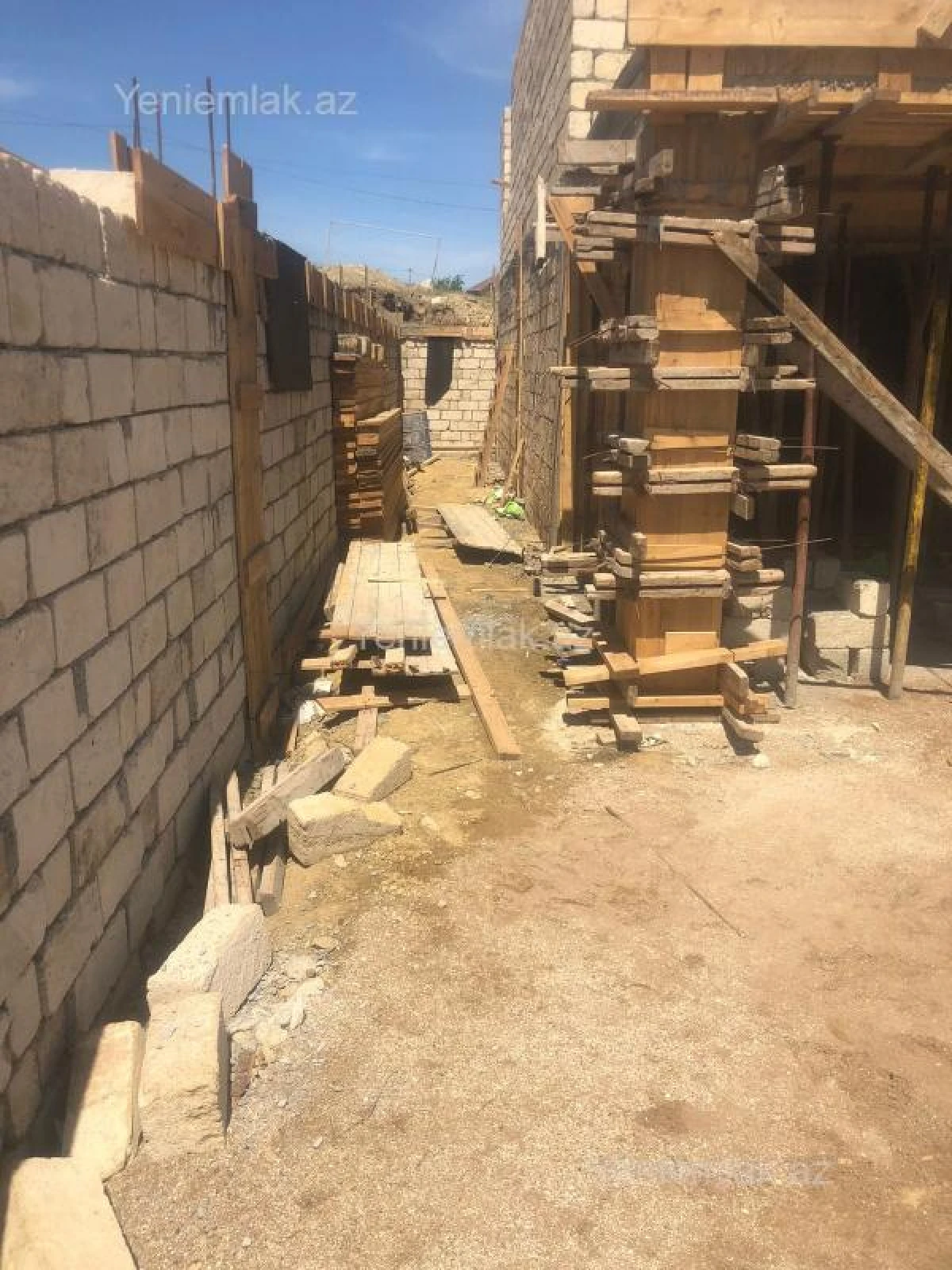 Satılır 7 otaqlı həyət evi 440 m²