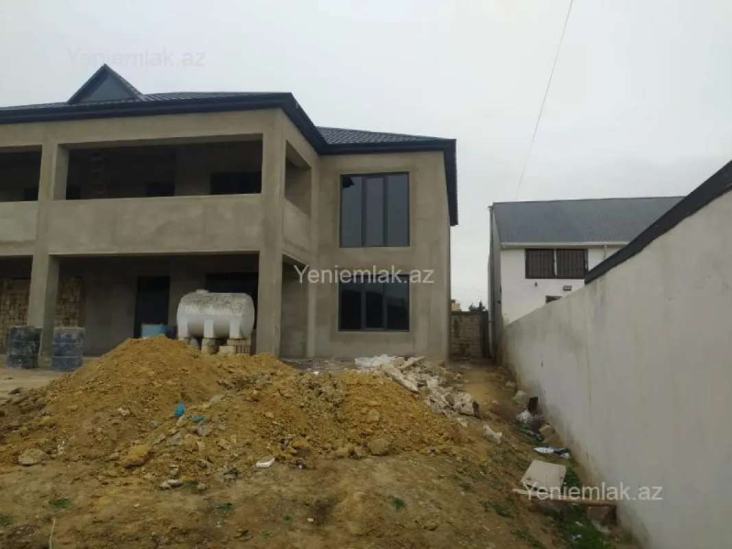 Satılır 7 otaqlı həyət evi 440 m²