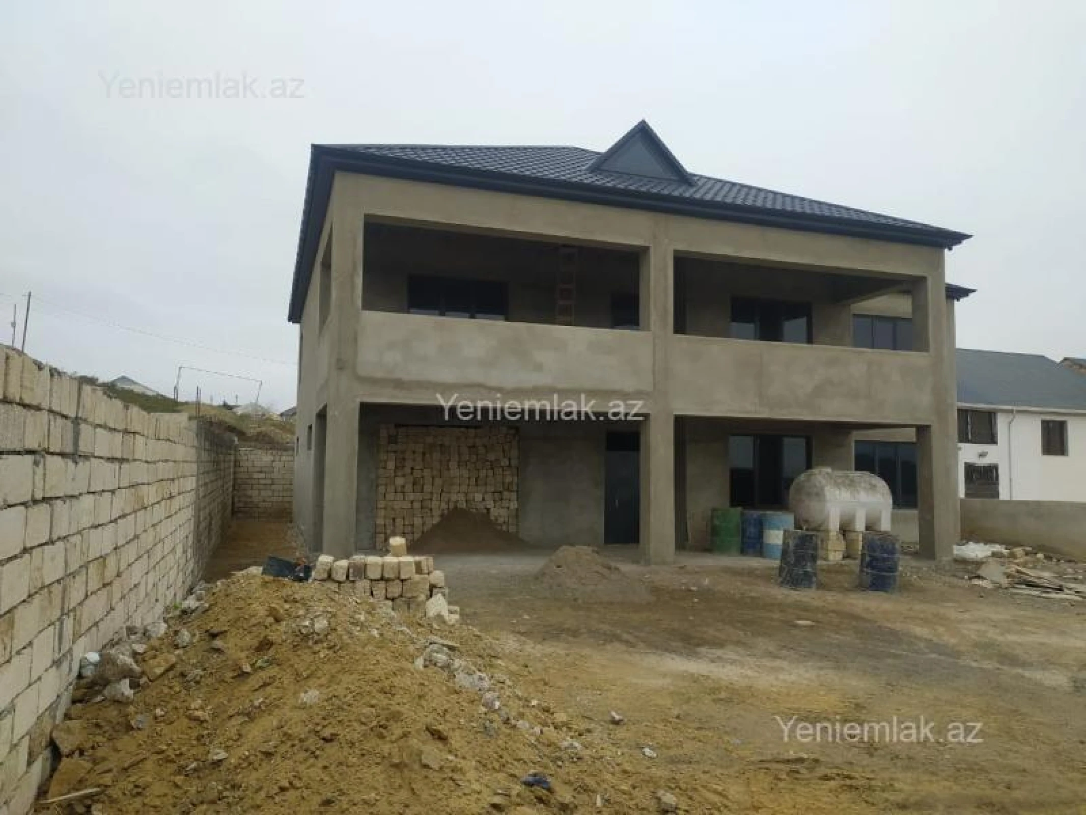 Satılır 7 otaqlı həyət evi 440 m²