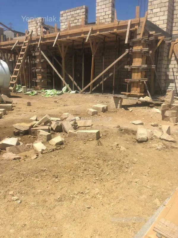 Satılır 7 otaqlı həyət evi 440 m²