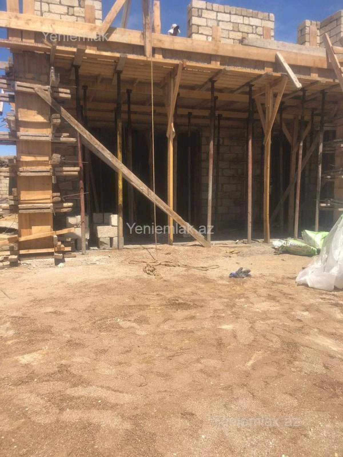 Satılır 7 otaqlı həyət evi 440 m²