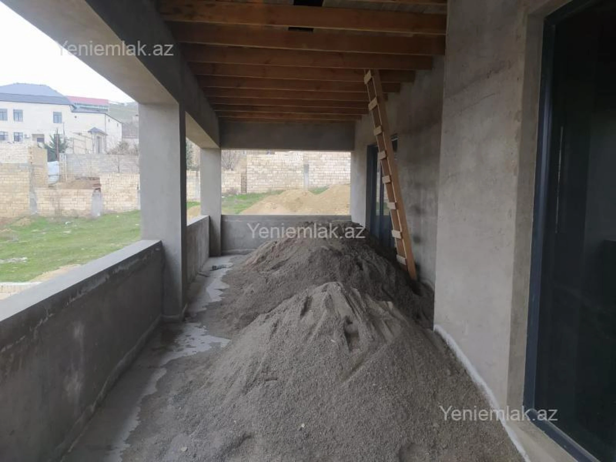 Satılır 7 otaqlı həyət evi 440 m²