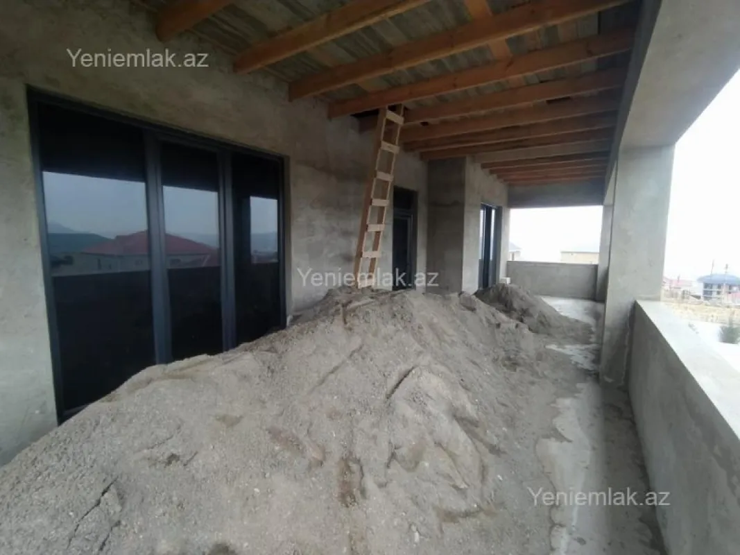 Satılır 7 otaqlı həyət evi 440 m²
