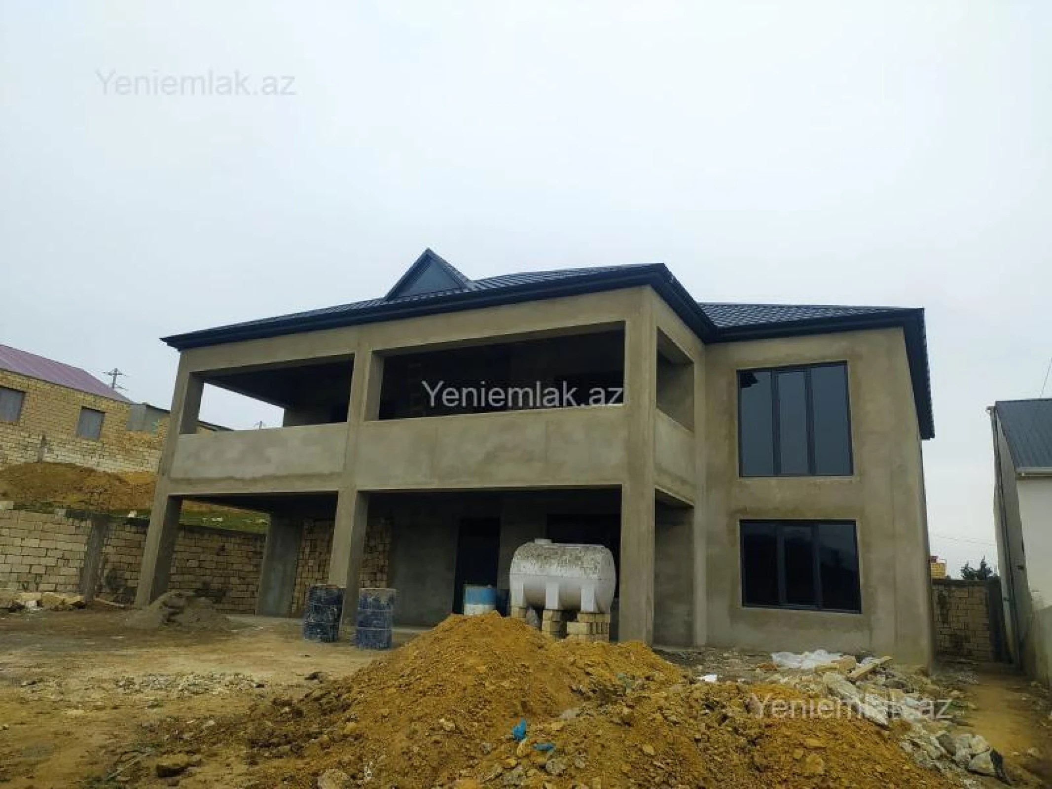 Satılır 7 otaqlı həyət evi 440 m²