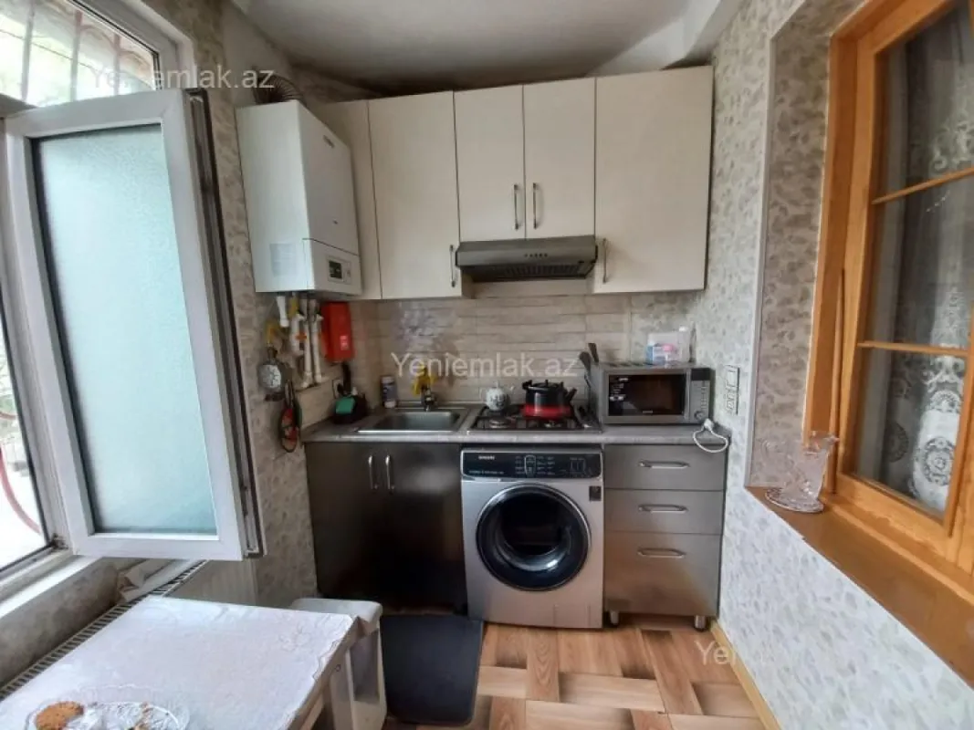 Satılır 3 otaqlı köhnə tikili 68 m²
