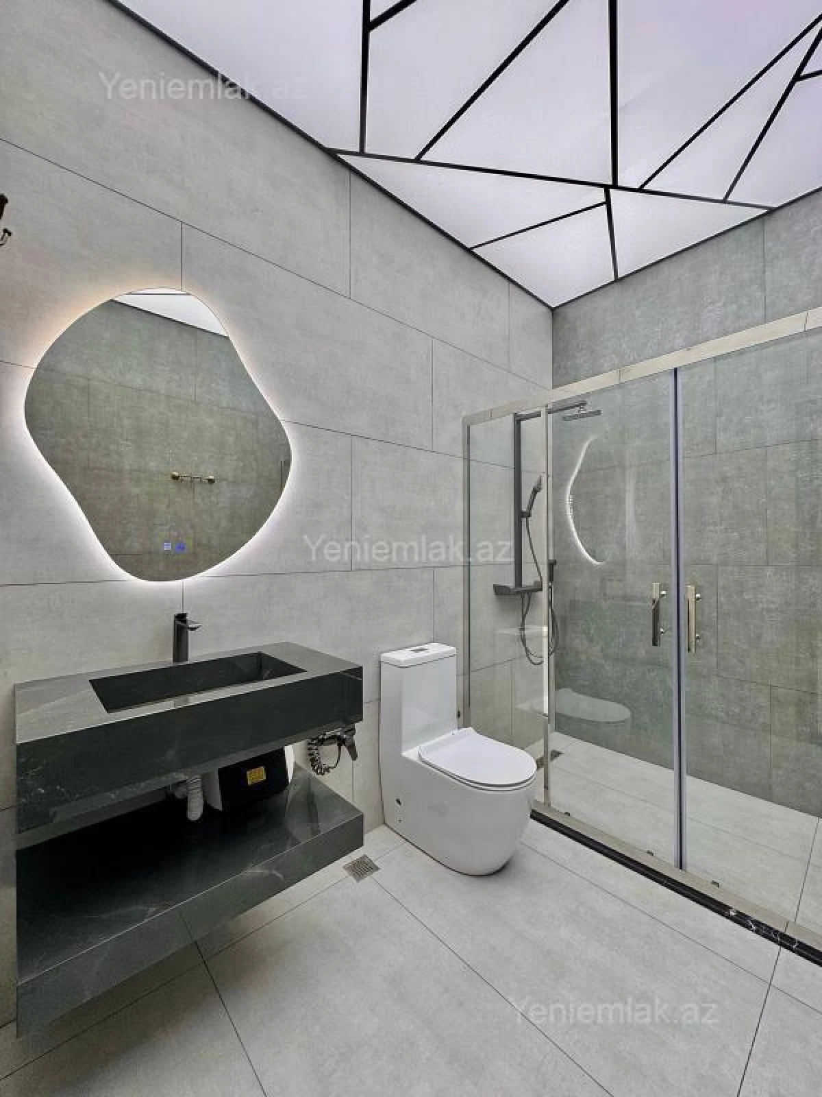 Satılır 5 otaqlı həyət evi 250 m²