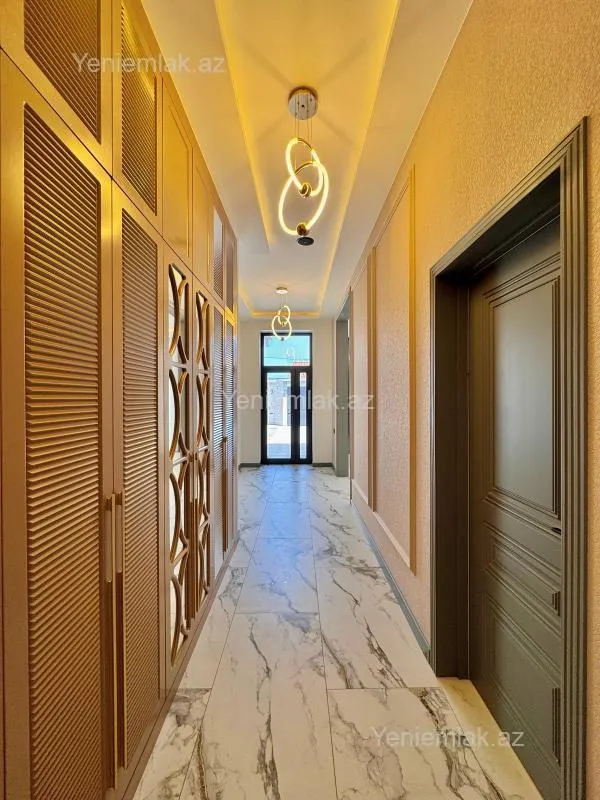 Satılır 5 otaqlı həyət evi 250 m²