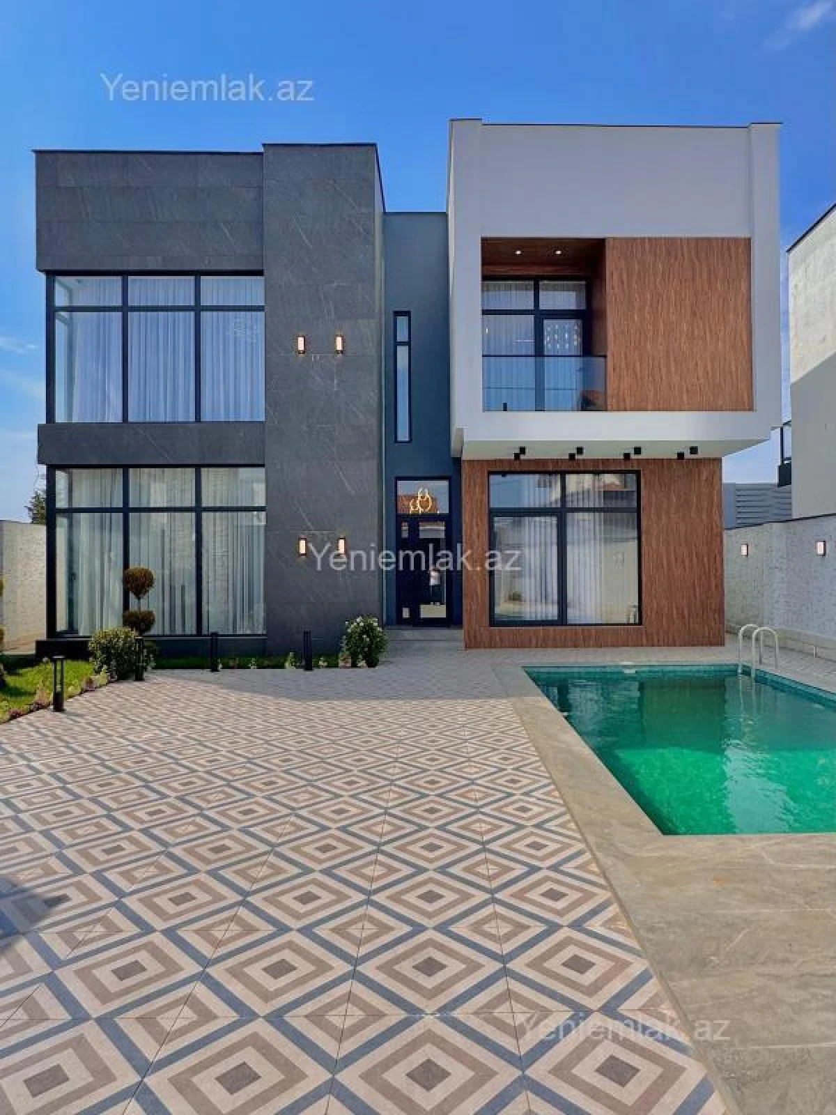 Satılır 5 otaqlı həyət evi 250 m²