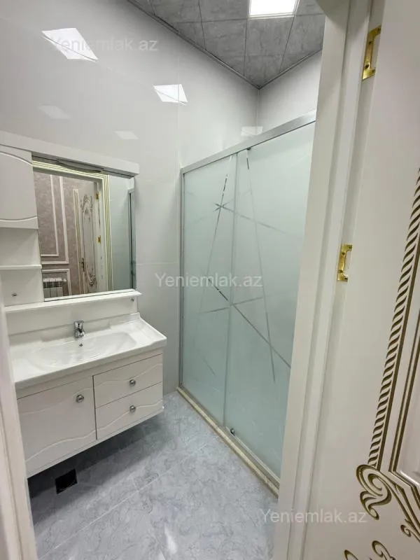 Satılır 2 otaqlı yeni tikili 65 m²