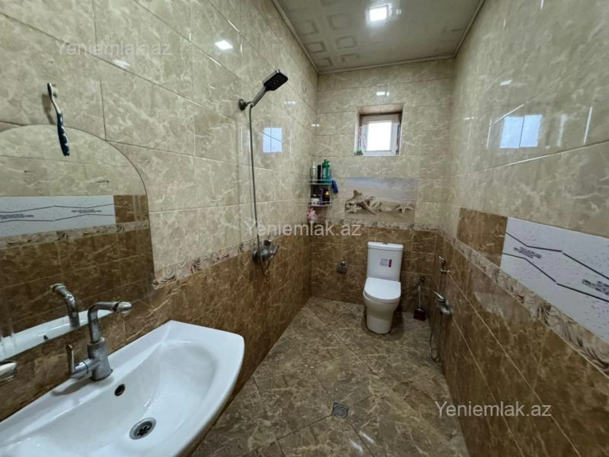 Satılır 6 otaqlı həyət evi 150 m²