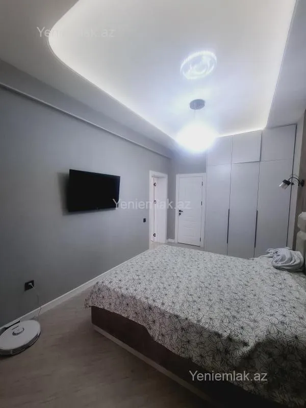 Satılır 3 otaqlı yeni tikili 130 m²
