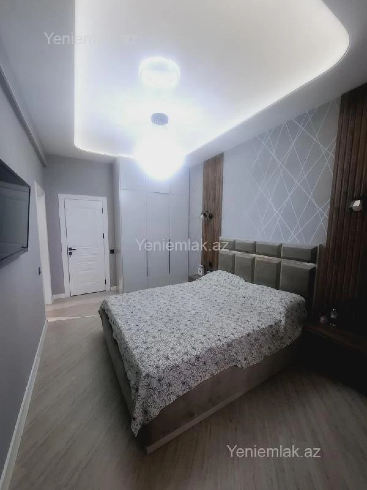 Satılır 3 otaqlı yeni tikili 130 m²