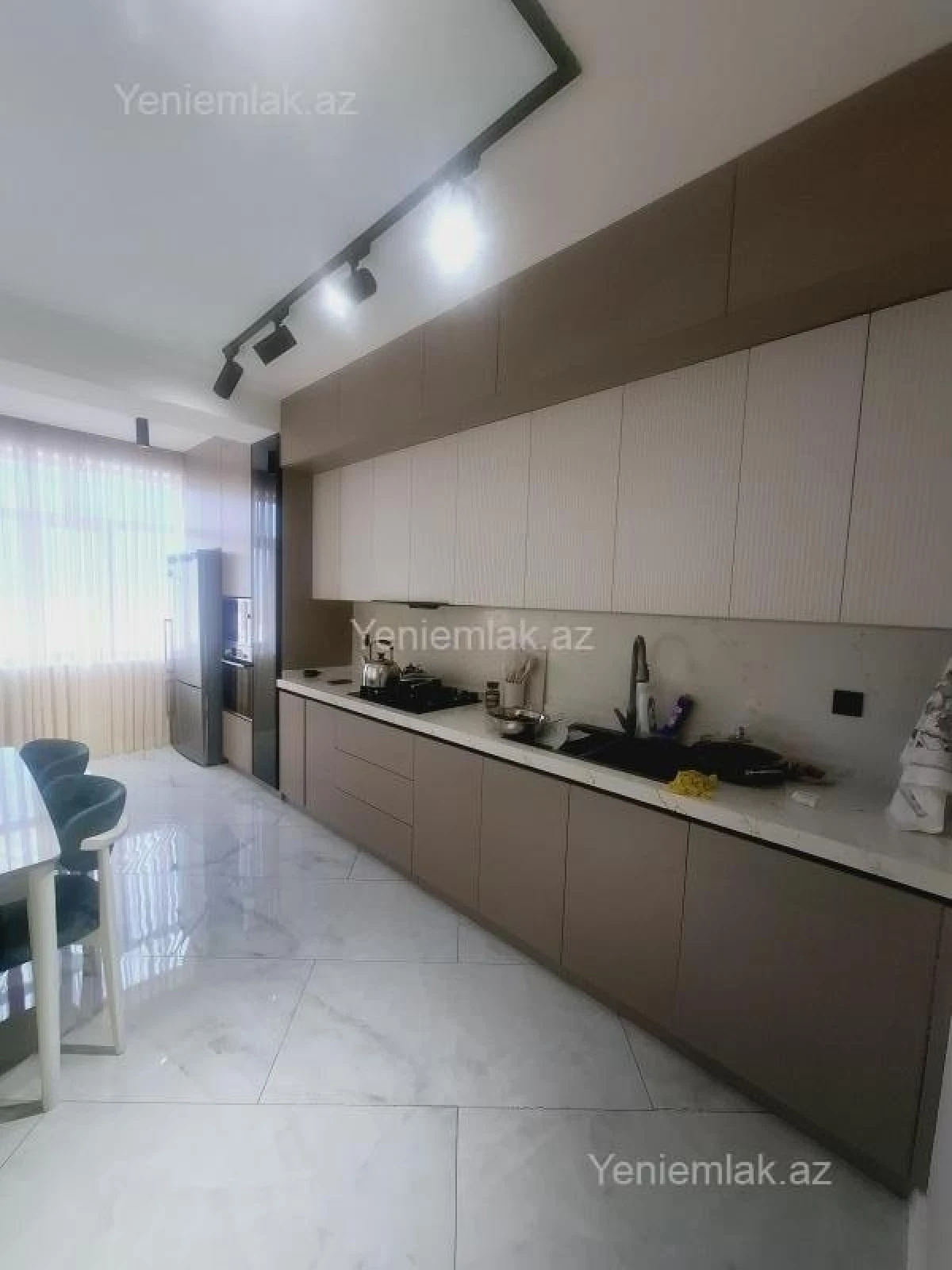 Satılır 3 otaqlı yeni tikili 130 m²