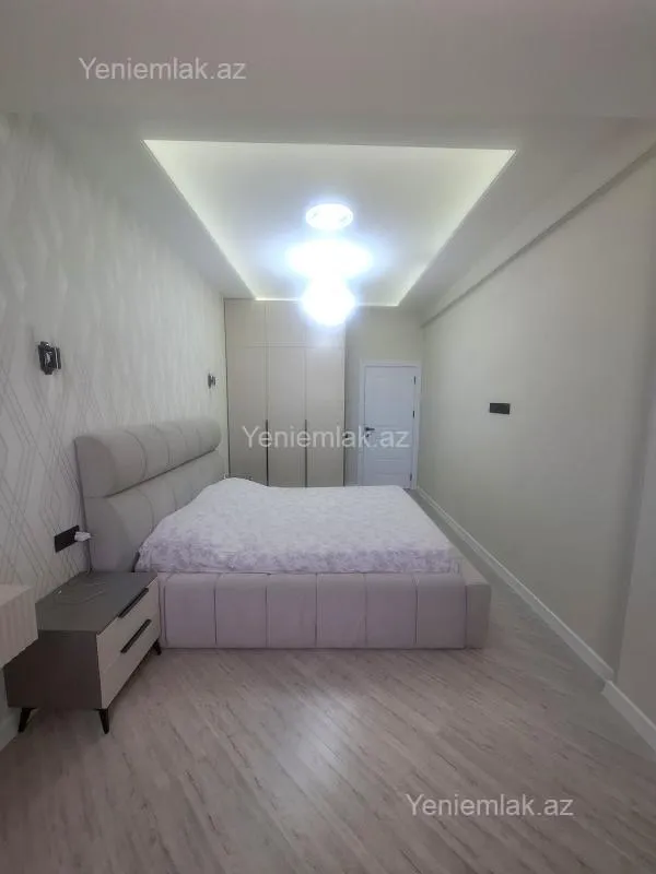 Satılır 3 otaqlı yeni tikili 130 m²