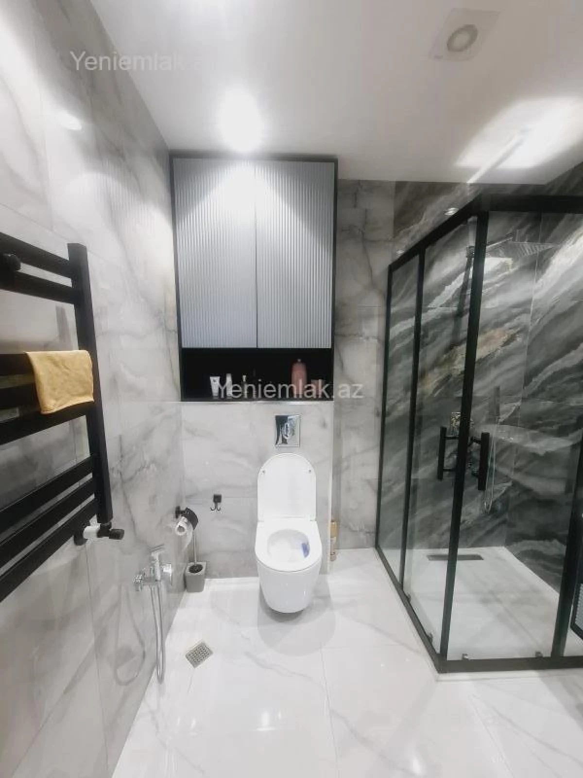 Satılır 3 otaqlı yeni tikili 130 m²
