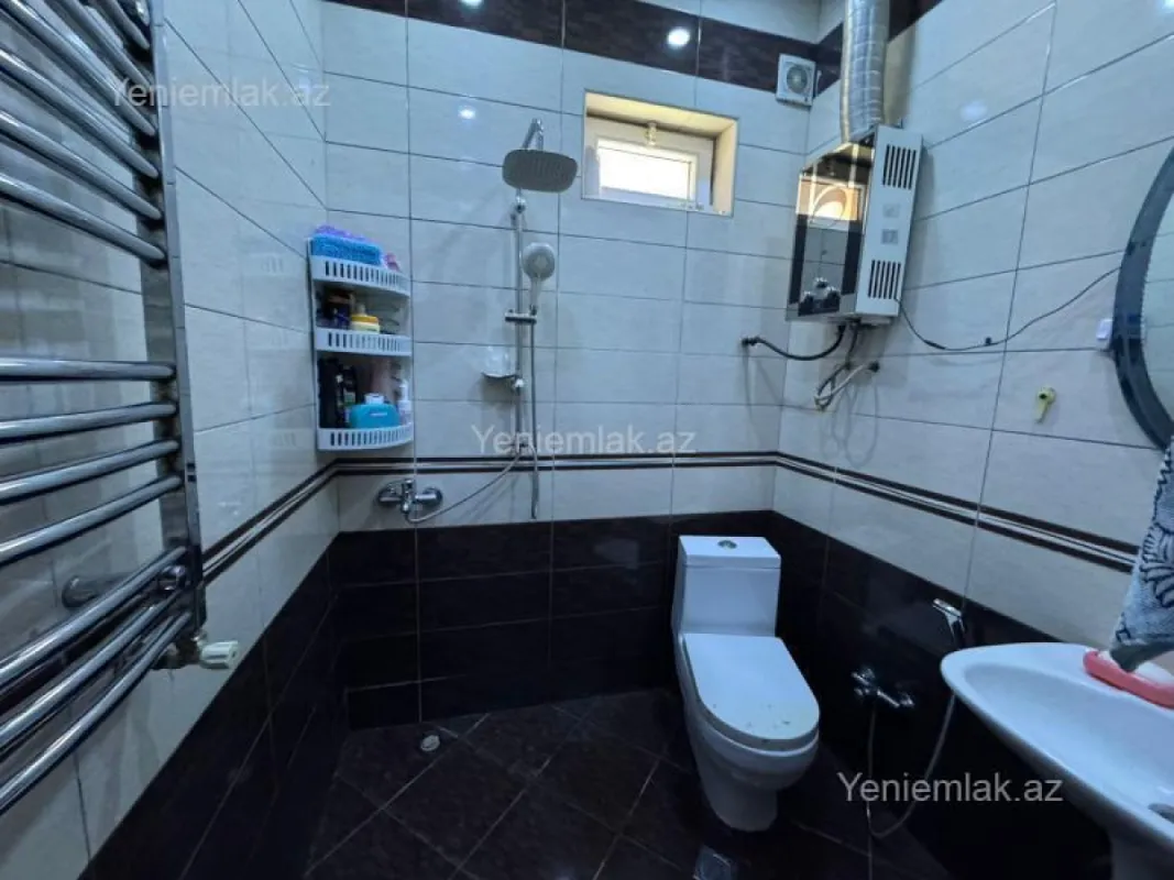 Satılır 6 otaqlı həyət evi 250 m²