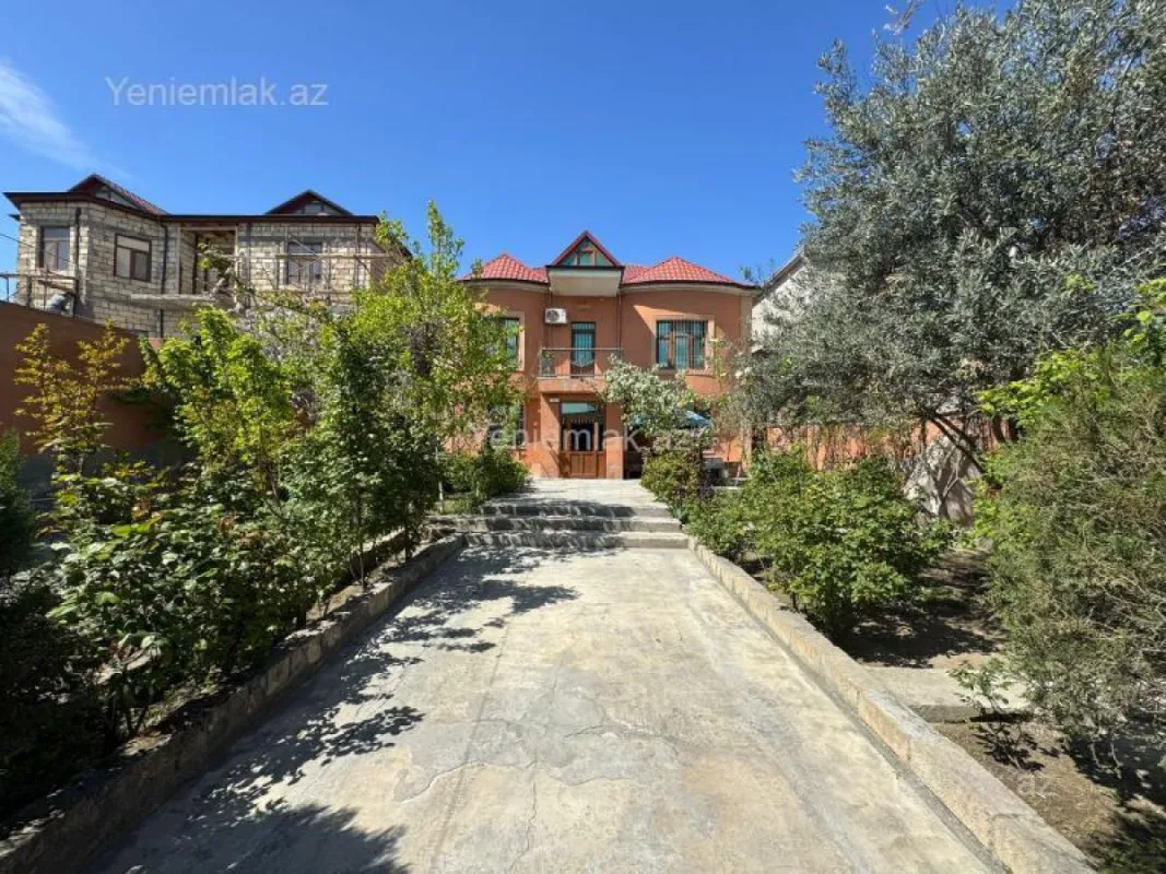 Satılır 6 otaqlı həyət evi 250 m²