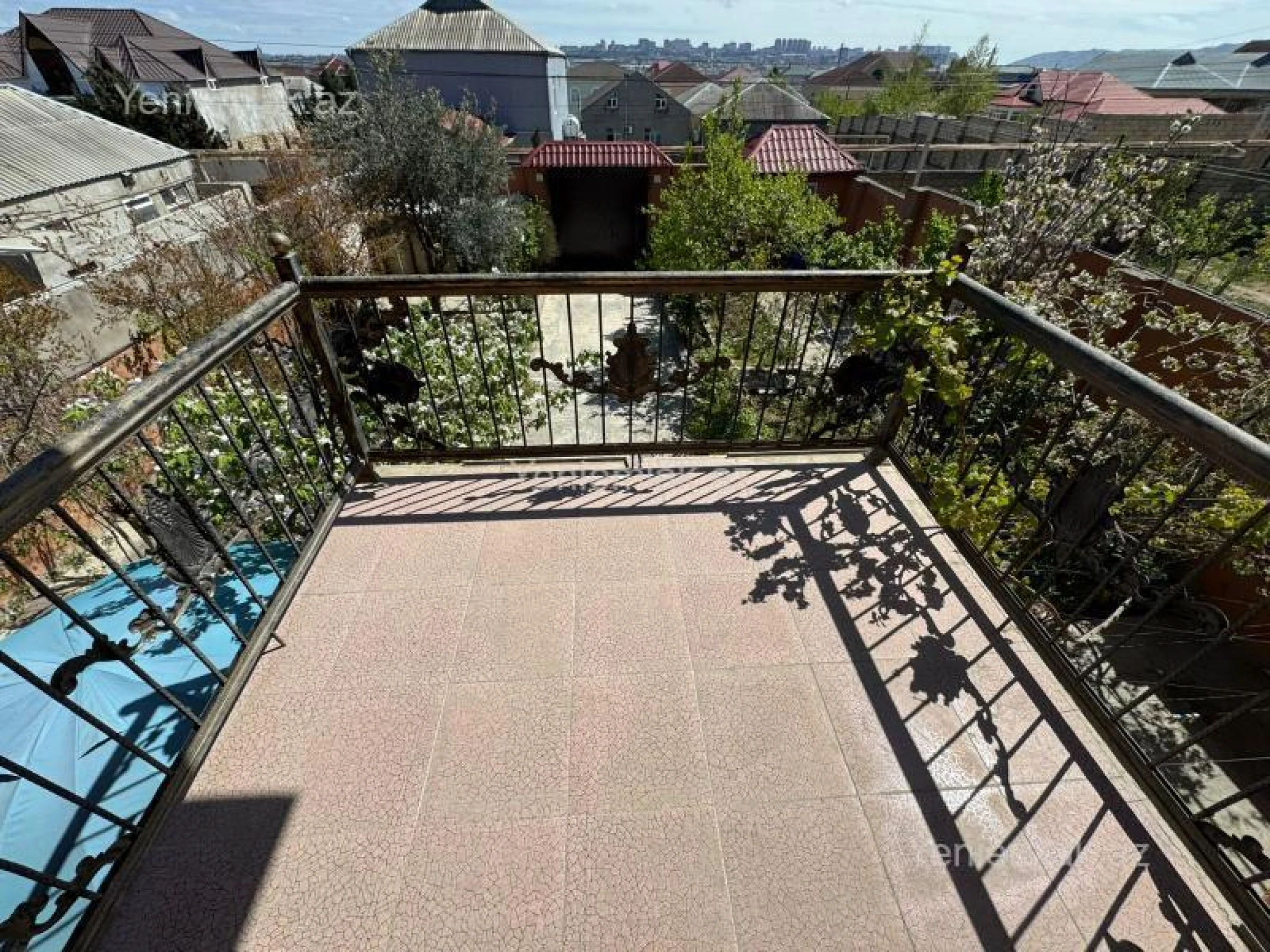 Satılır 6 otaqlı həyət evi 250 m²