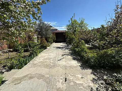Satılır 6 otaqlı həyət evi 250 m²