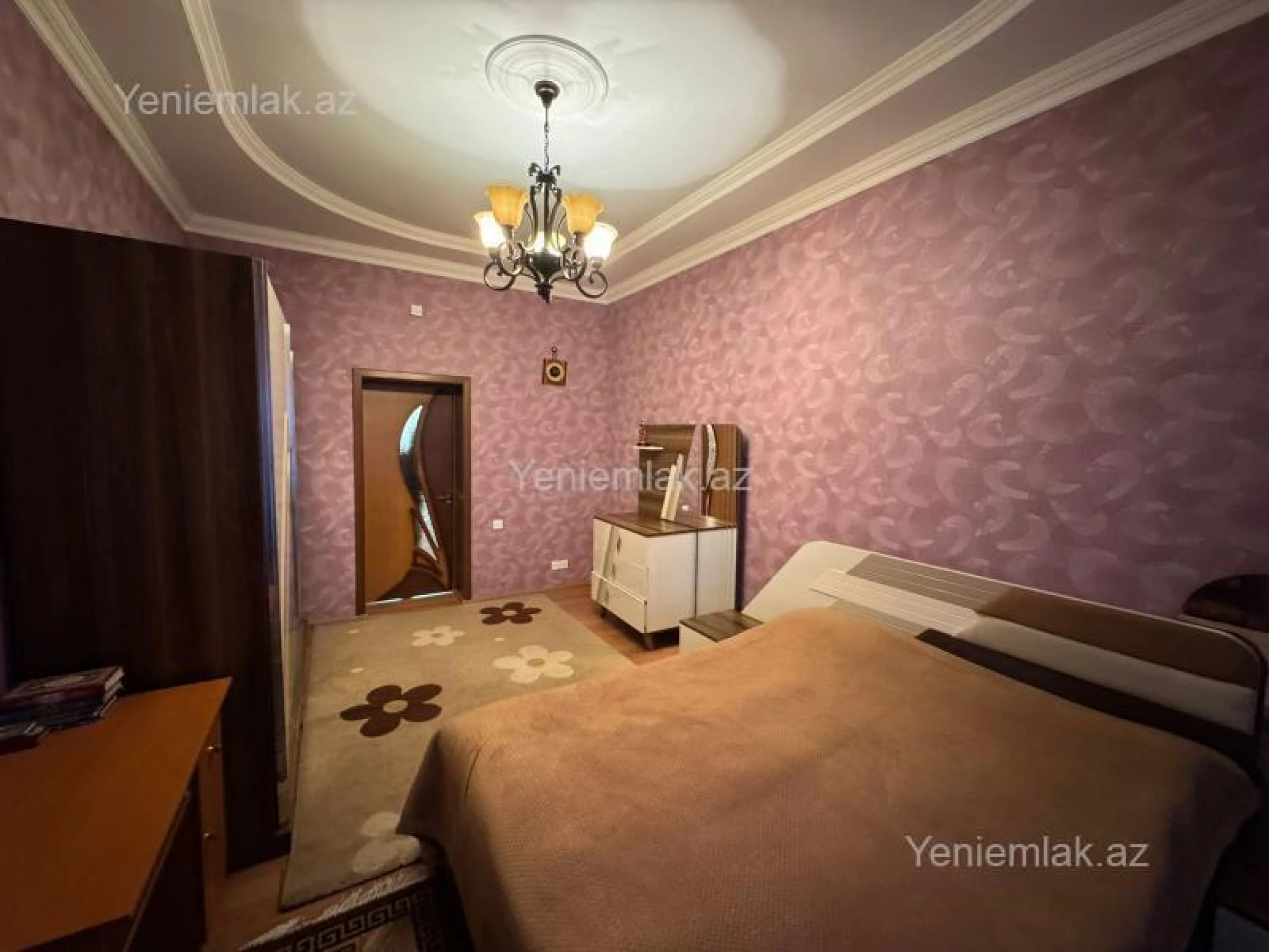 Satılır 6 otaqlı həyət evi 250 m²