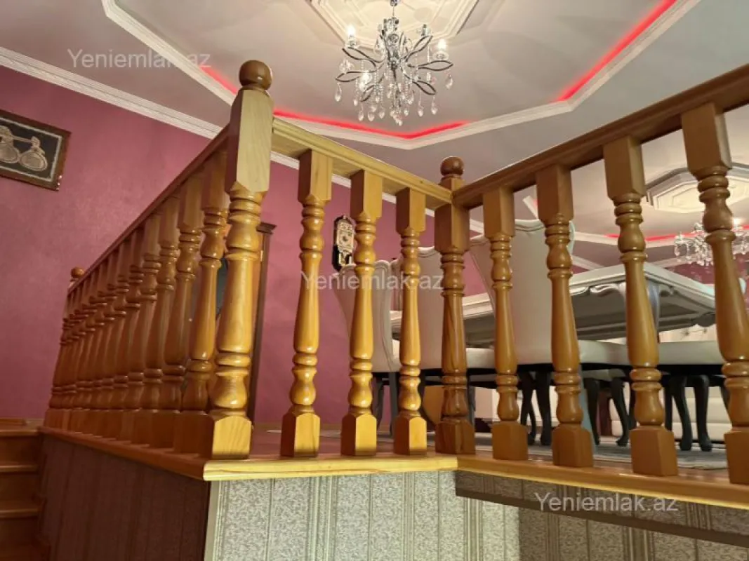 Satılır 6 otaqlı həyət evi 250 m²