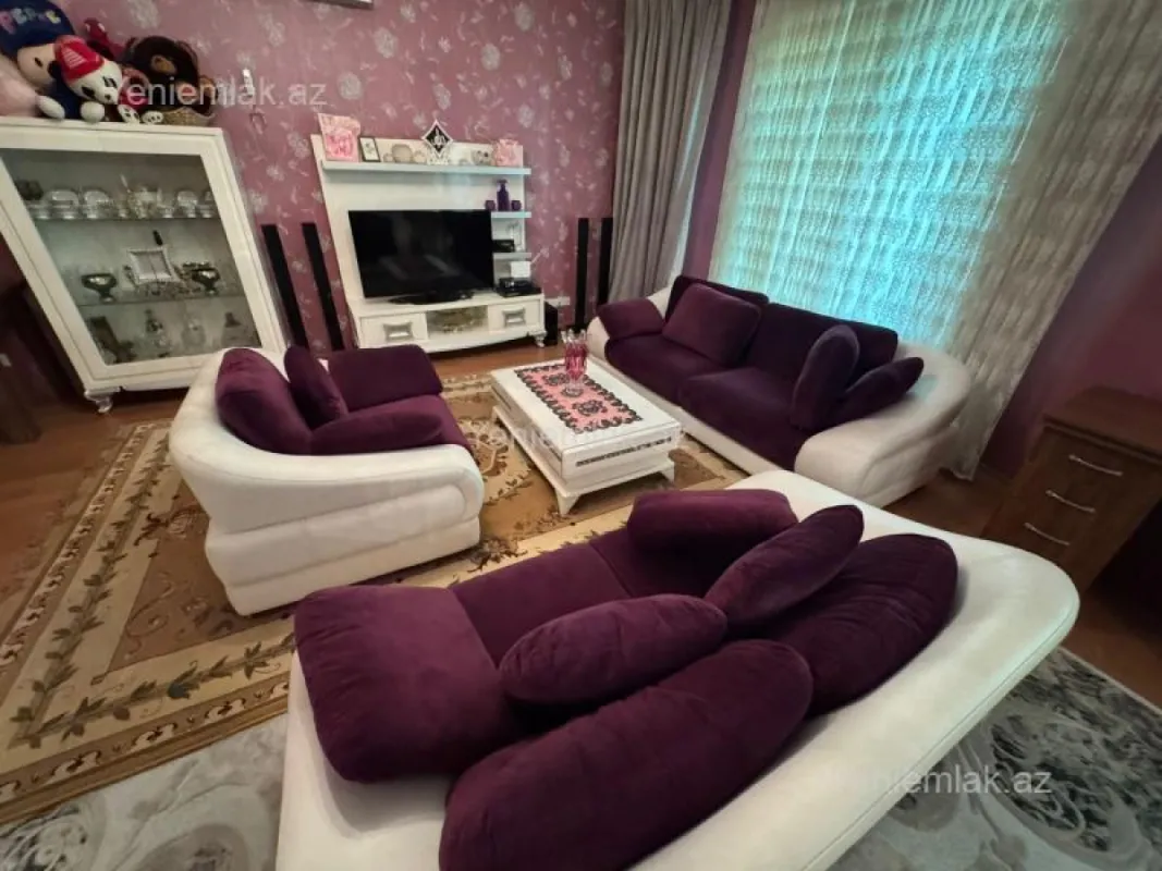 Satılır 6 otaqlı həyət evi 250 m²