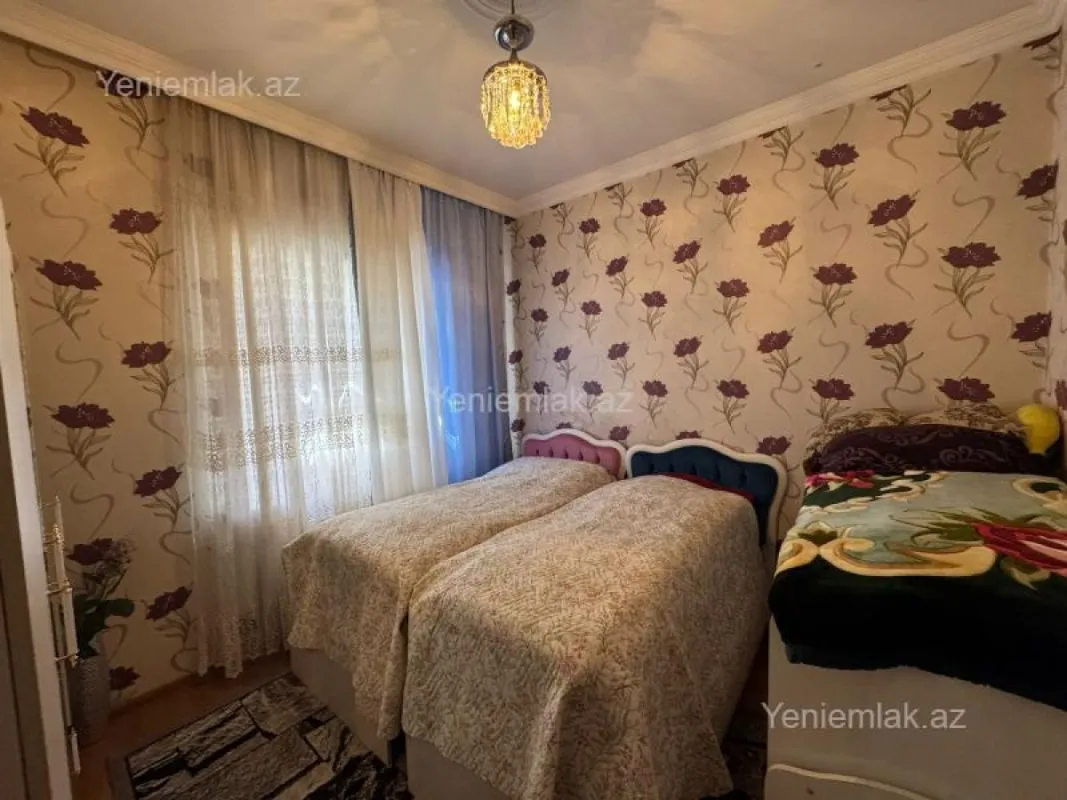 Satılır 6 otaqlı həyət evi 250 m²