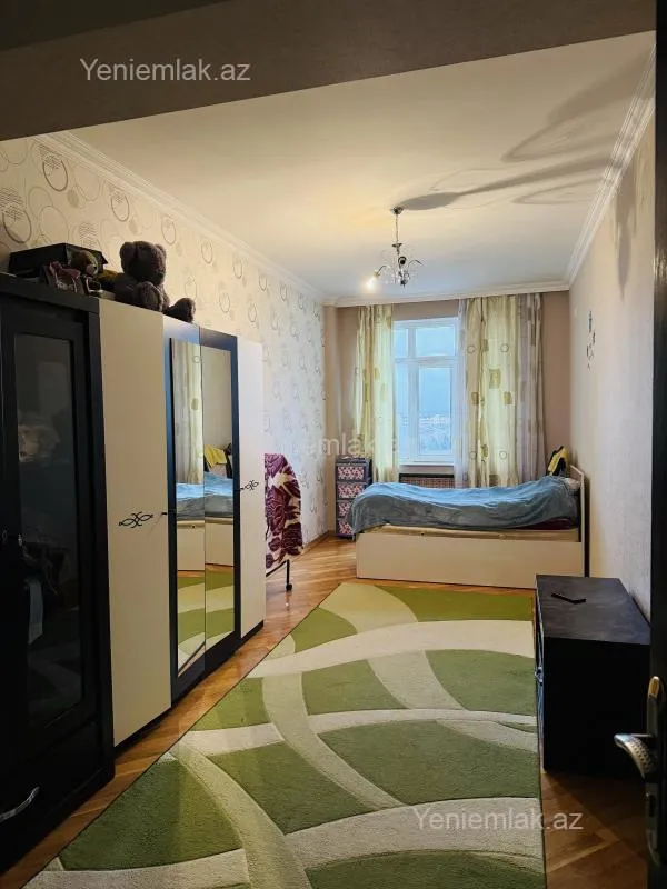 Satılır 3 otaqlı yeni tikili 110 m²