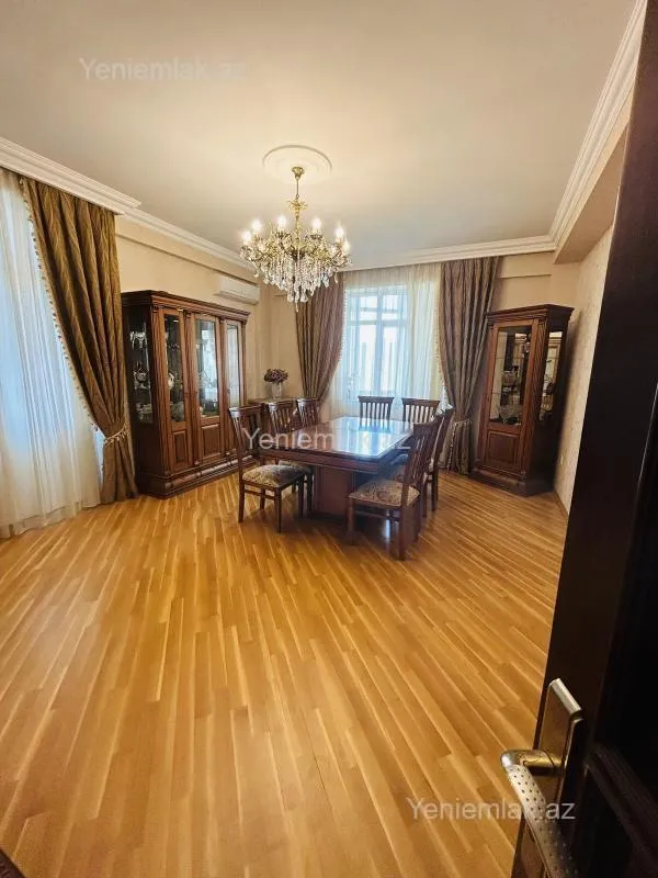 Satılır 3 otaqlı yeni tikili 134 m²