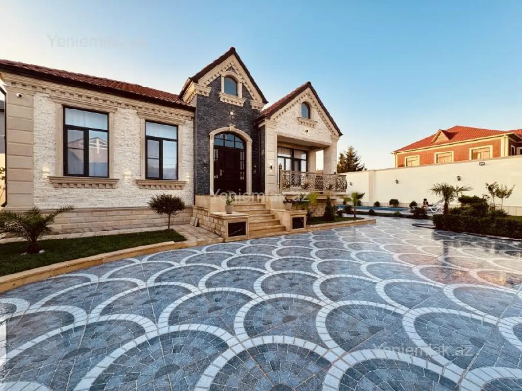 Satılır 5 otaqlı həyət evi 185 m²