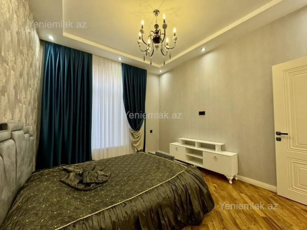 Satılır 5 otaqlı həyət evi 185 m²