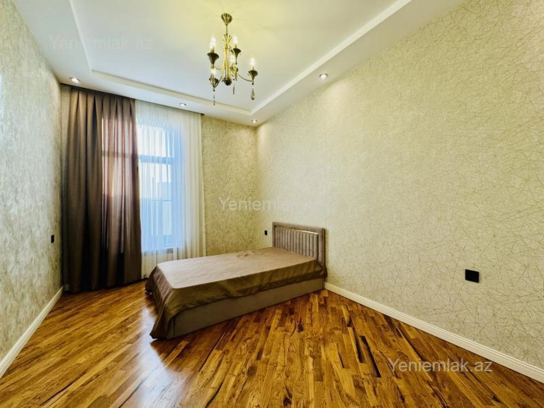 Satılır 5 otaqlı həyət evi 185 m²