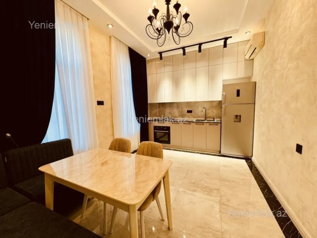 Satılır 5 otaqlı həyət evi 185 m²