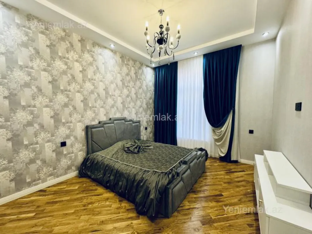 Satılır 5 otaqlı həyət evi 185 m²