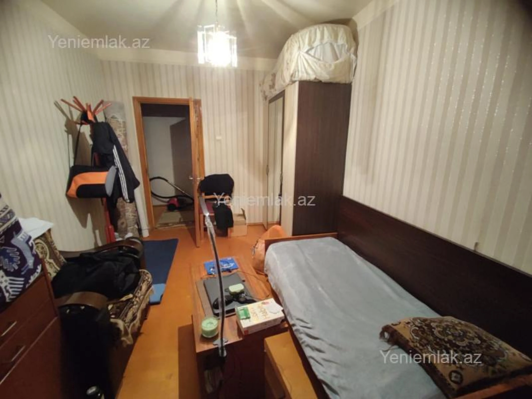 Satılır 3 otaqlı köhnə tikili 70 m²