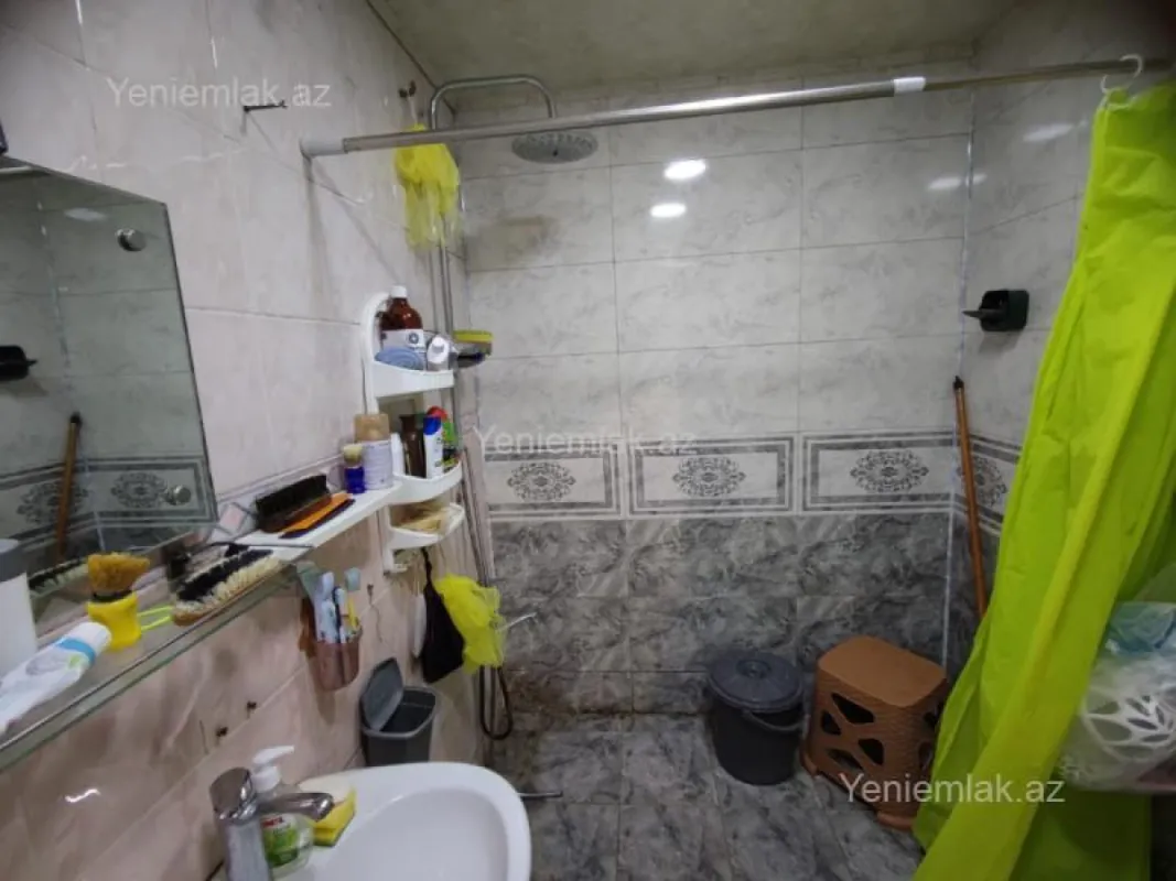 Satılır 3 otaqlı köhnə tikili 70 m²