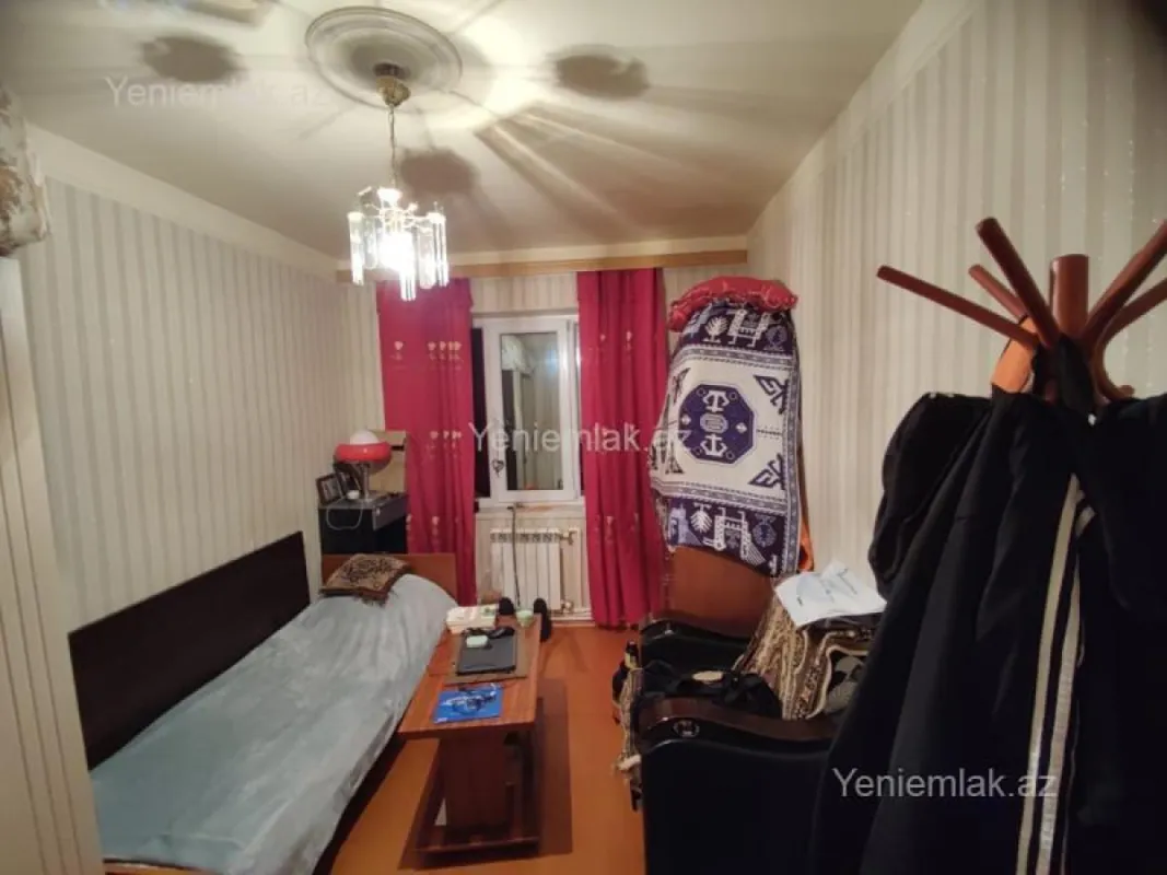 Satılır 3 otaqlı köhnə tikili 70 m²