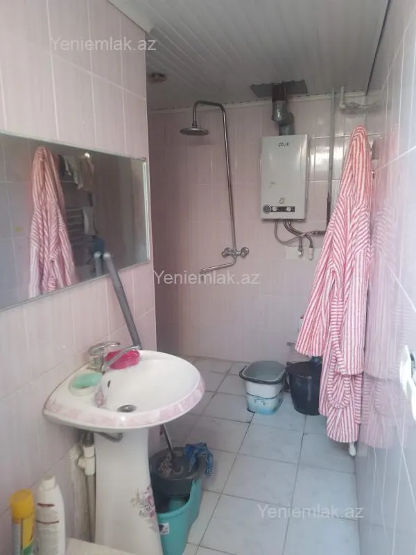 Satılır 4 otaqlı həyət evi 130 m²