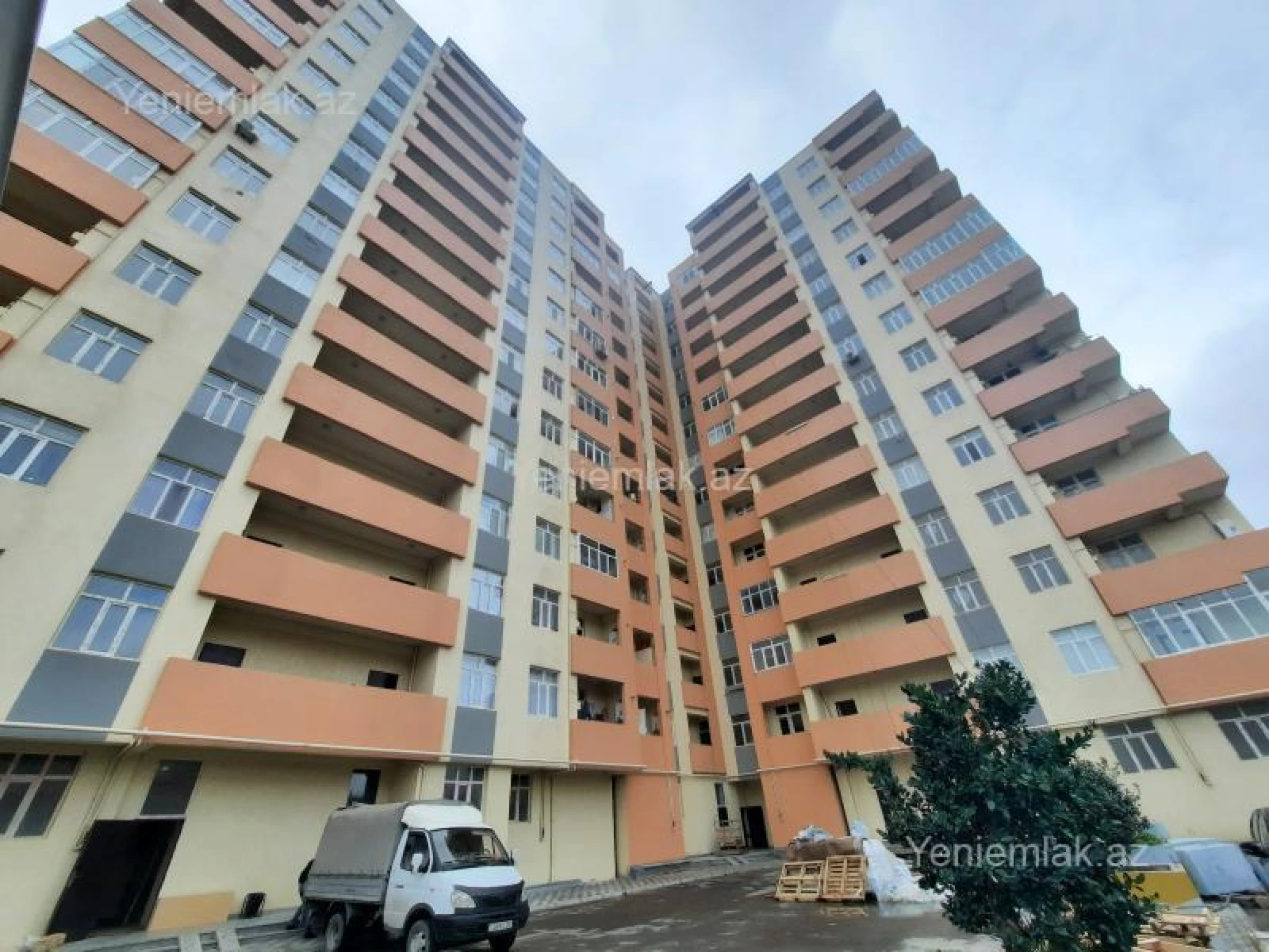 Satılır 3 otaqlı yeni tikili 90 m²