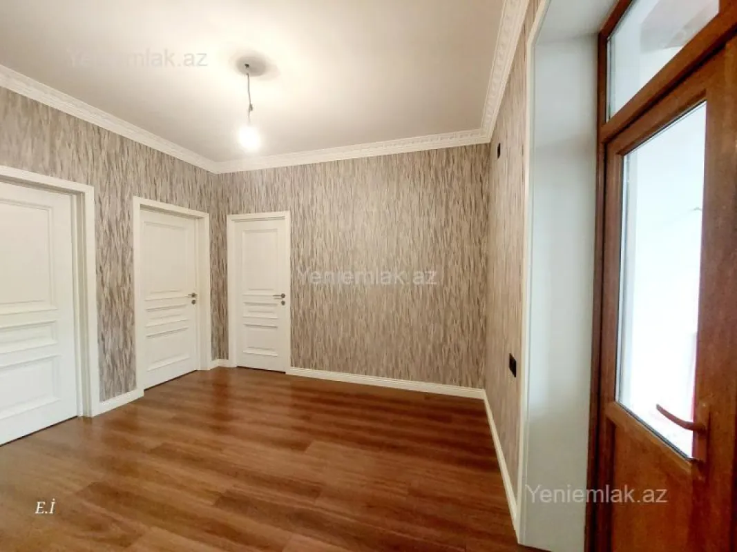 Satılır 5 otaqlı həyət evi 176 m²