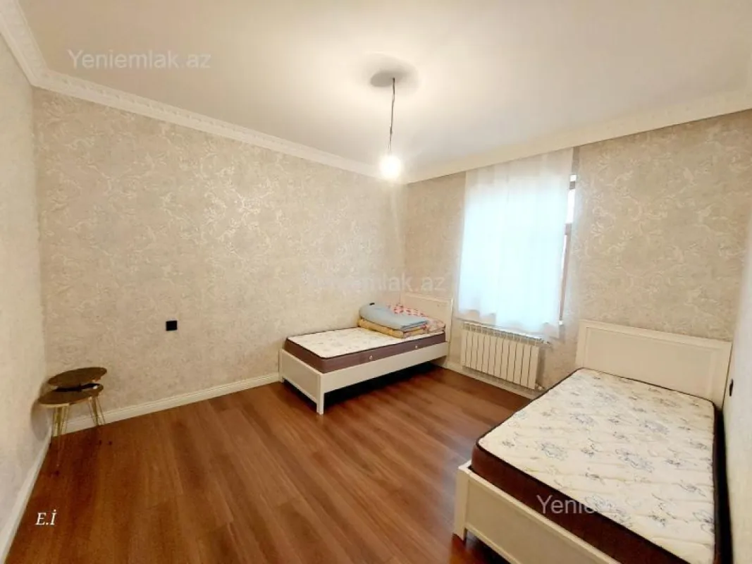 Satılır 5 otaqlı həyət evi 176 m²