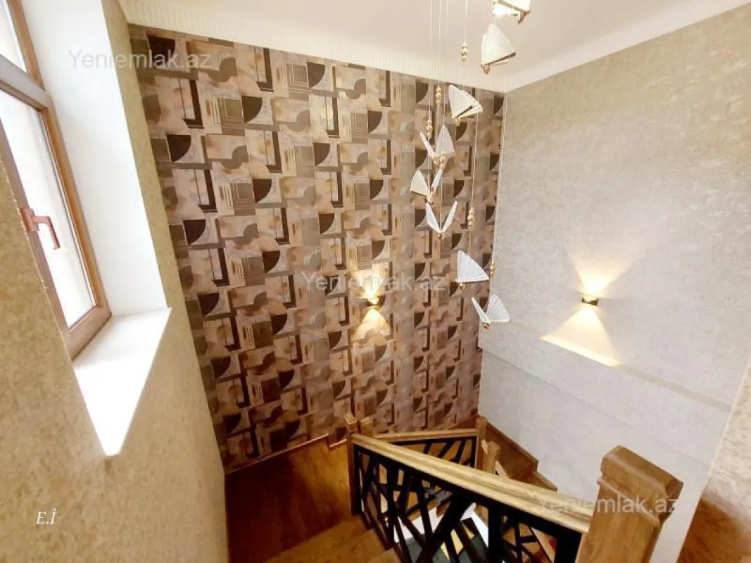 Satılır 5 otaqlı həyət evi 176 m²