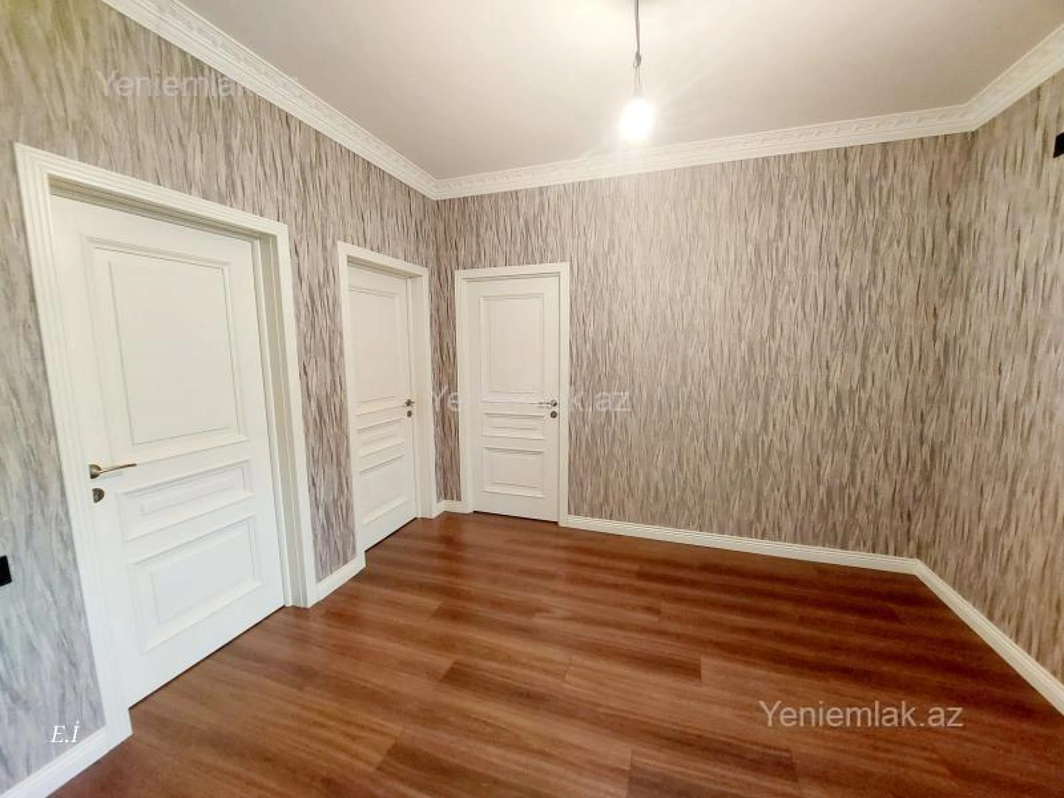 Satılır 5 otaqlı həyət evi 176 m²