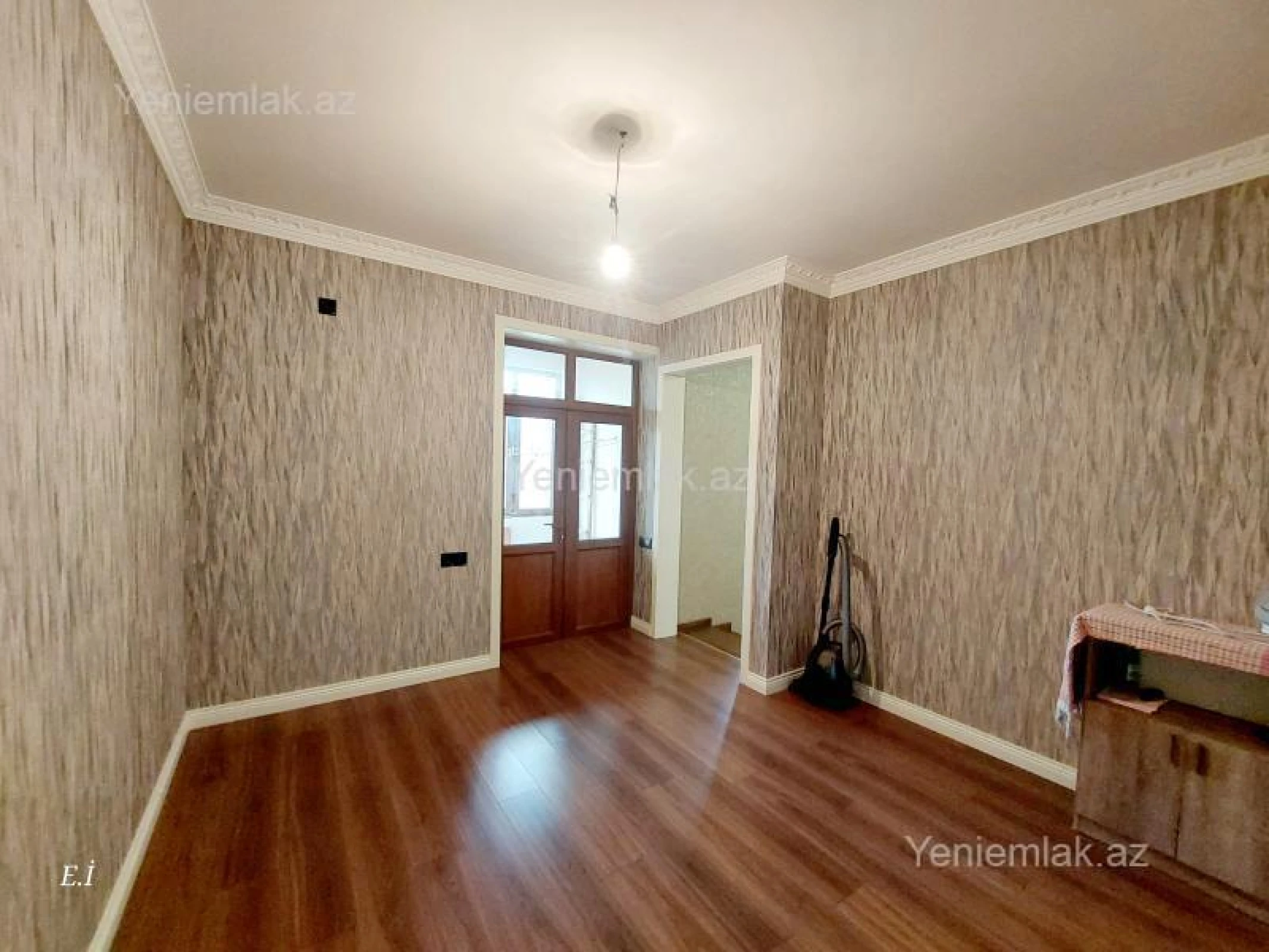 Satılır 5 otaqlı həyət evi 176 m²