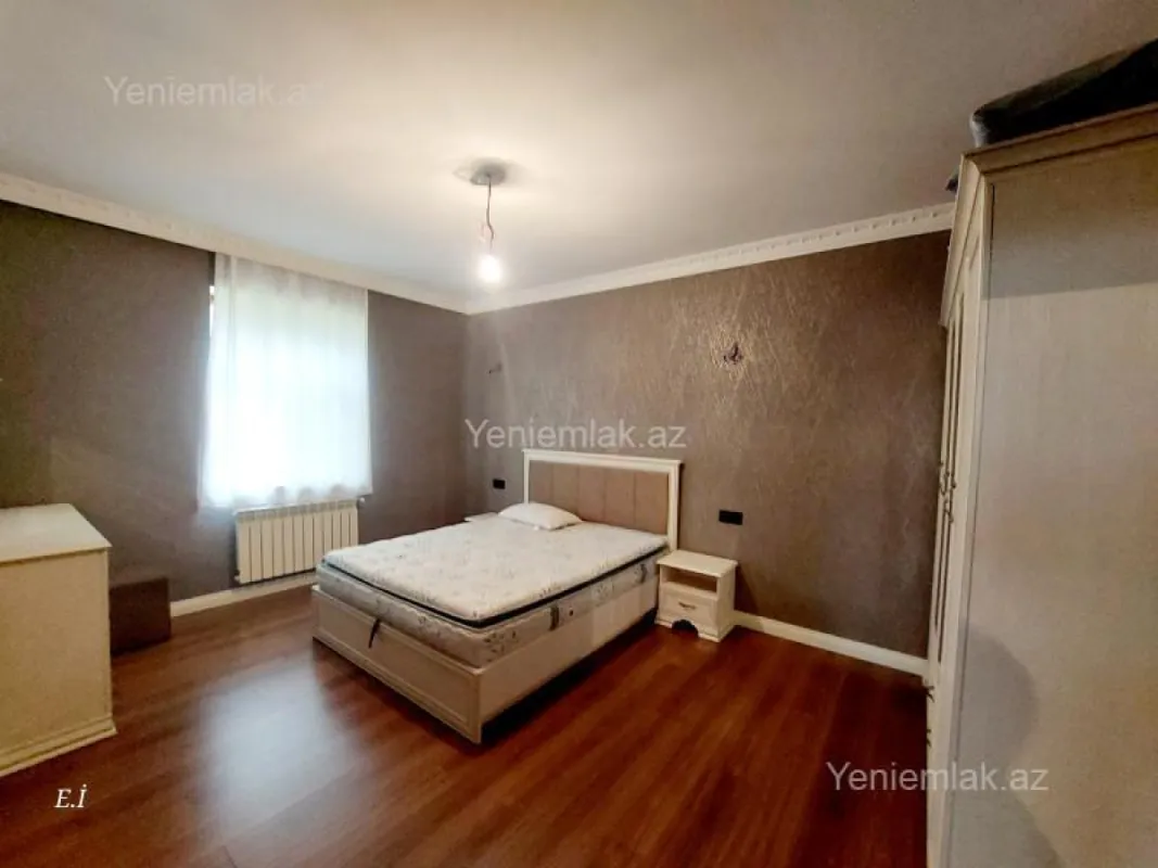 Satılır 5 otaqlı həyət evi 176 m²