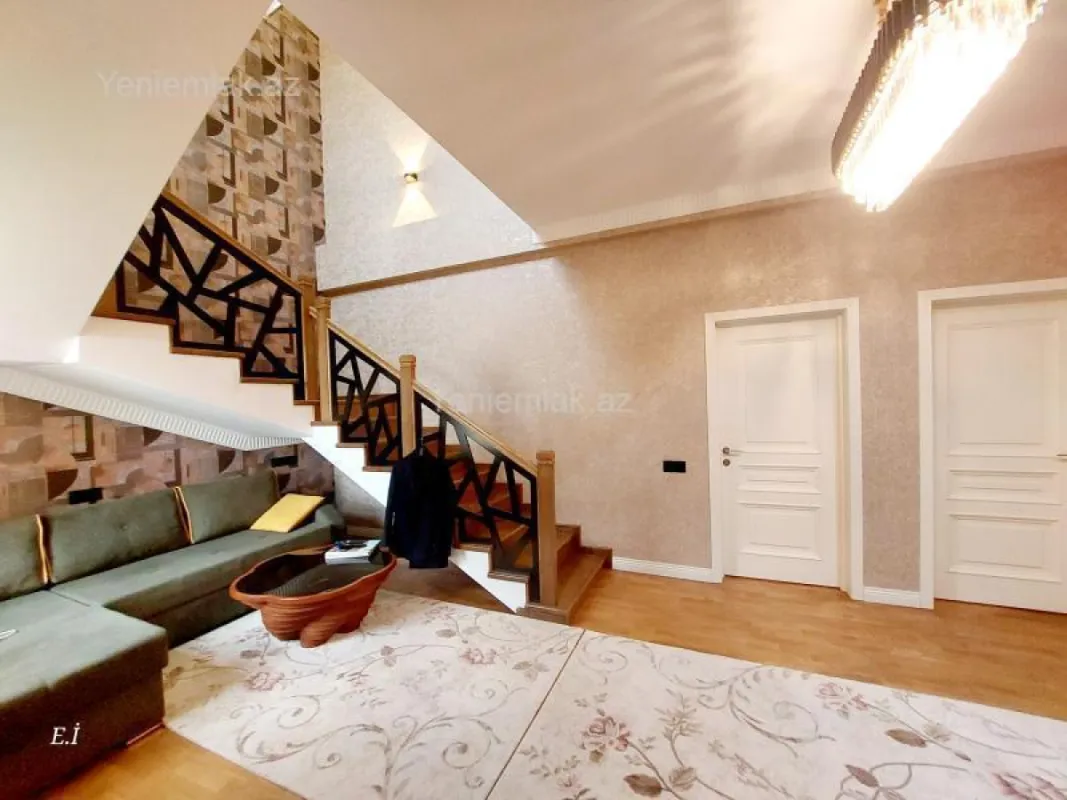 Satılır 5 otaqlı həyət evi 176 m²