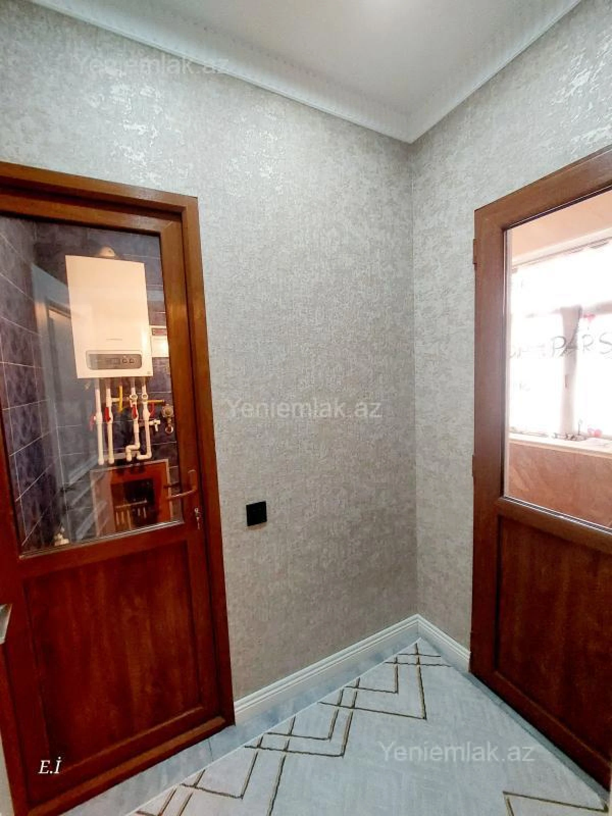 Satılır 5 otaqlı həyət evi 176 m²