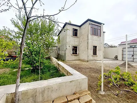 Satılır 5 otaqlı həyət evi 176 m²