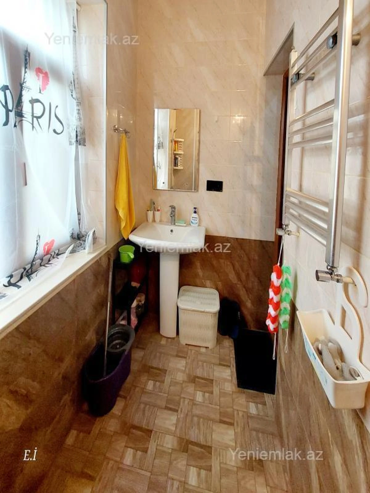 Satılır 5 otaqlı həyət evi 176 m²