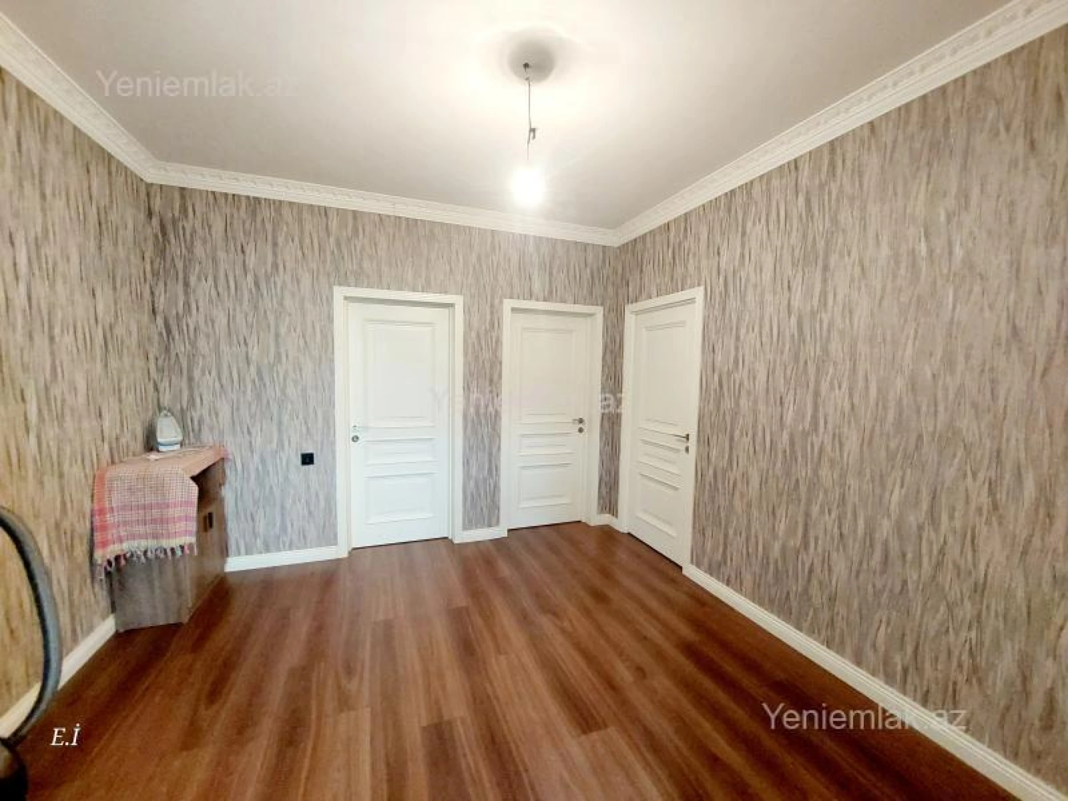 Satılır 5 otaqlı həyət evi 176 m²